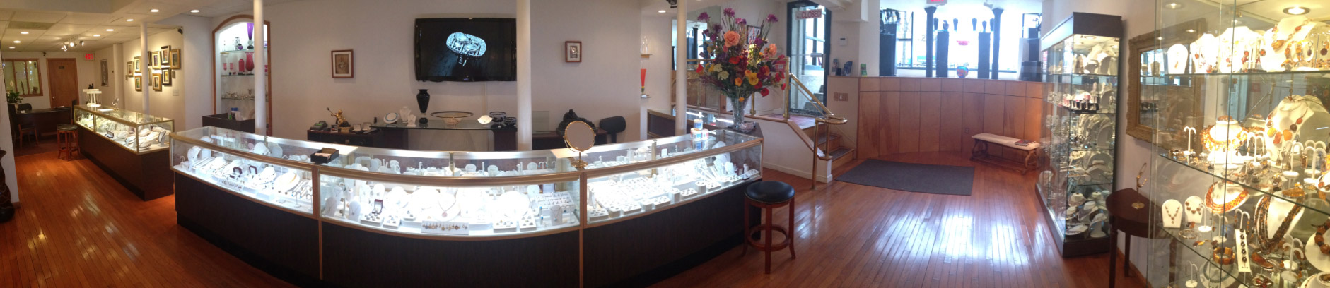 Full service jewelry shop in Brookline